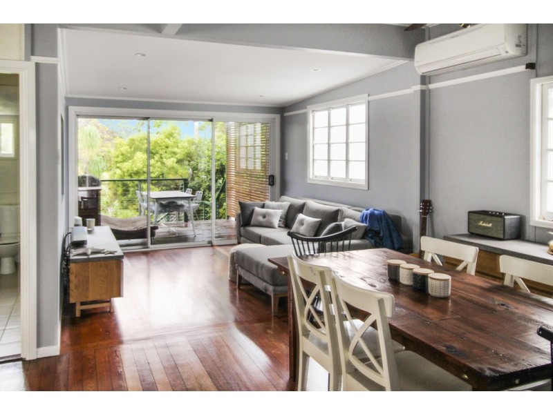 24 Donald Street, Woody Point QLD 4019