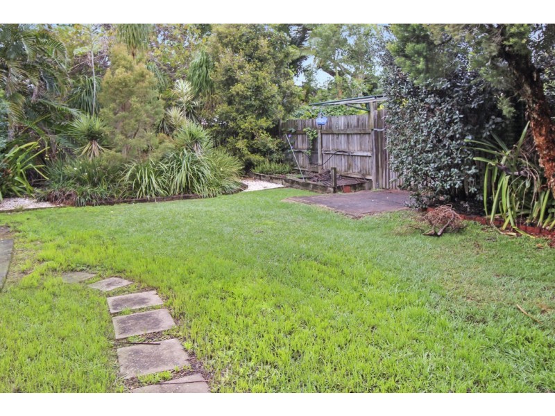 24 Donald Street, Woody Point QLD 4019