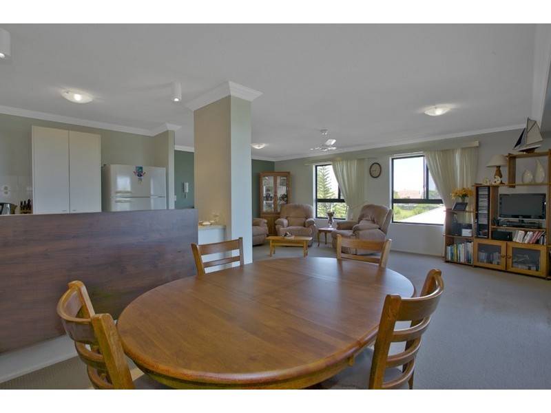 8/55 Marine Parade, Redcliffe QLD 4020