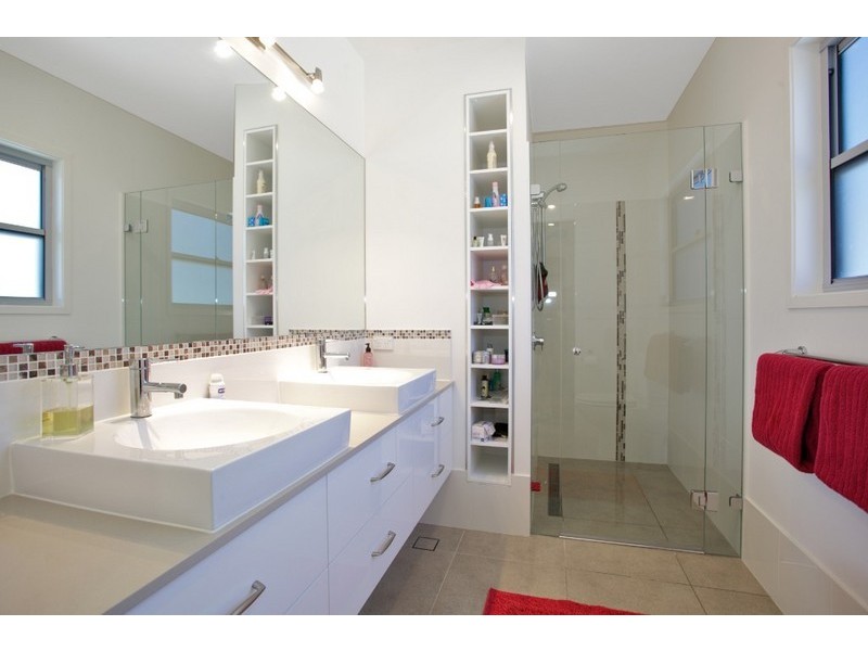 4 Harriet Street, Clontarf QLD 4019