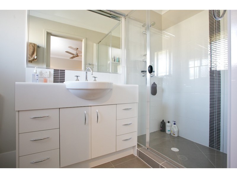 33 Tranquility Drive, Rothwell QLD 4022