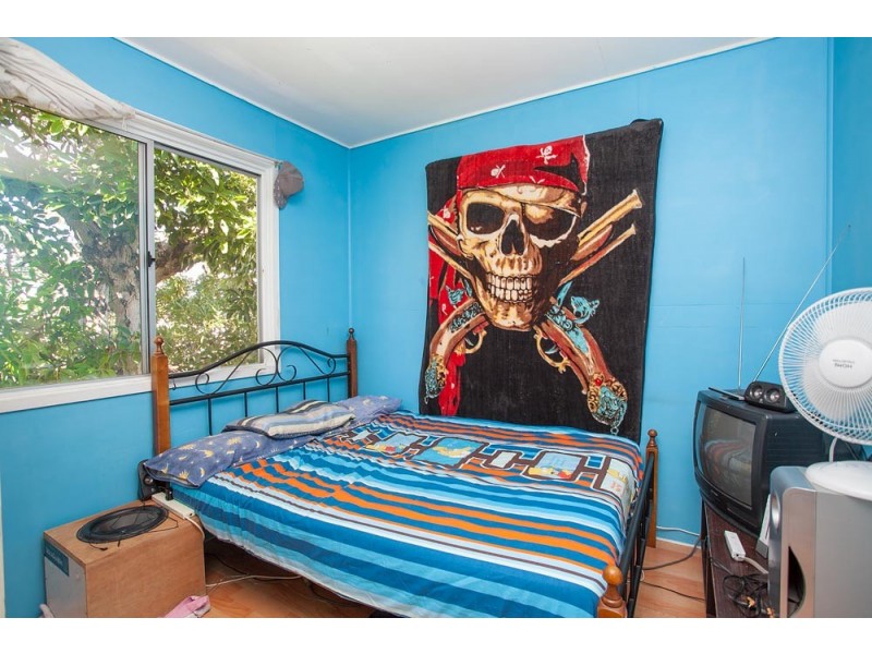 8 Leonard Street, Margate QLD 4019