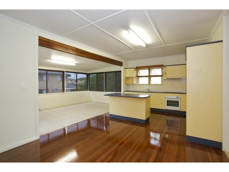 69 Hill Parade, Clontarf QLD 4019