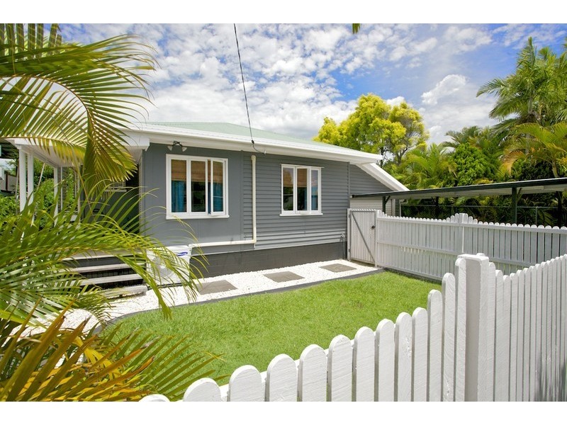 83 Thomas Street, Clontarf QLD 4019