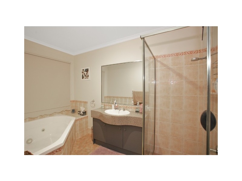 60 Finnegan Street, Rothwell QLD 4022