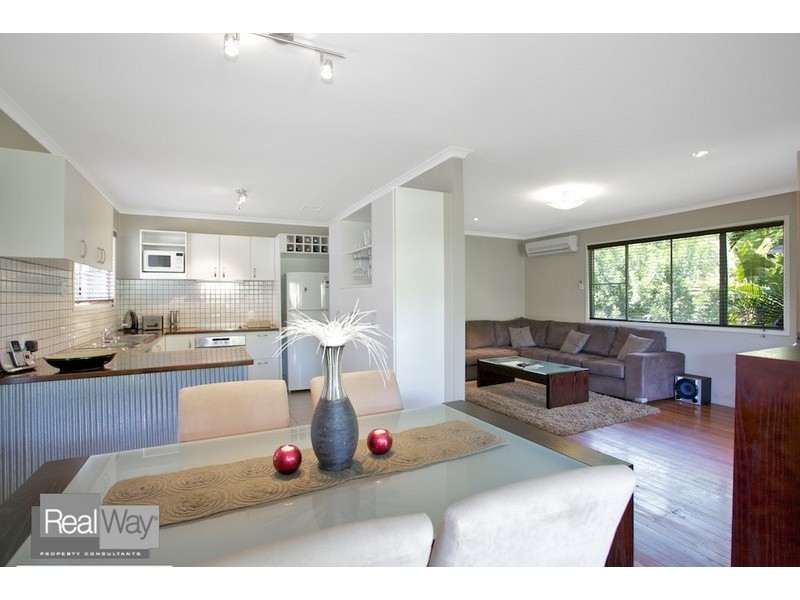 2 Ettie Street, Redcliffe QLD 4020