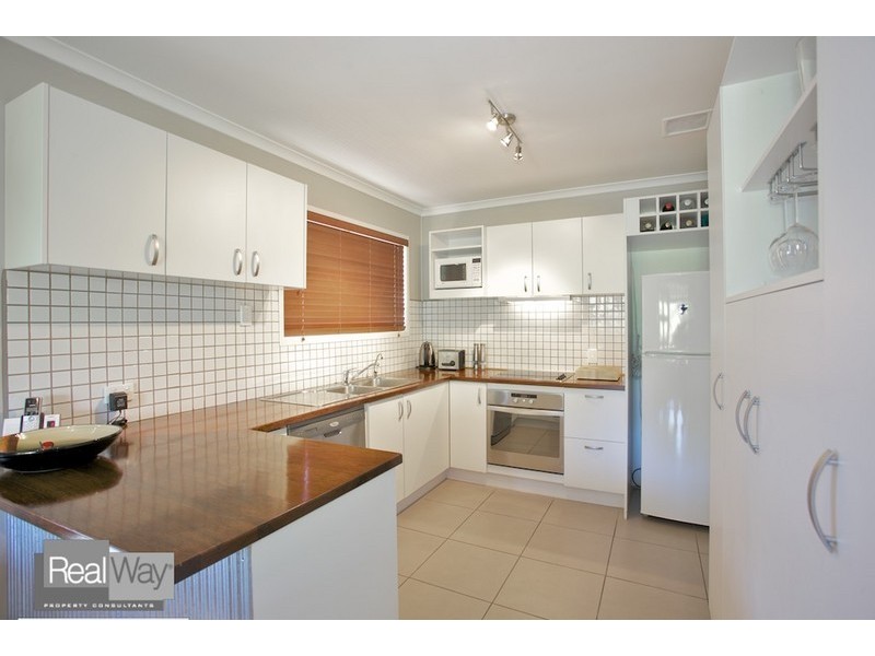 2 Ettie Street, Redcliffe QLD 4020