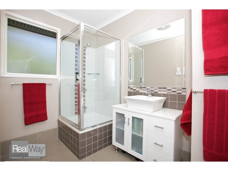 2 Ettie Street, Redcliffe QLD 4020