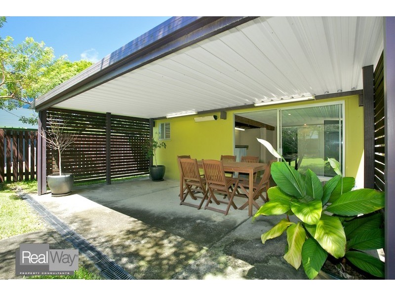 2 Ettie Street, Redcliffe QLD 4020