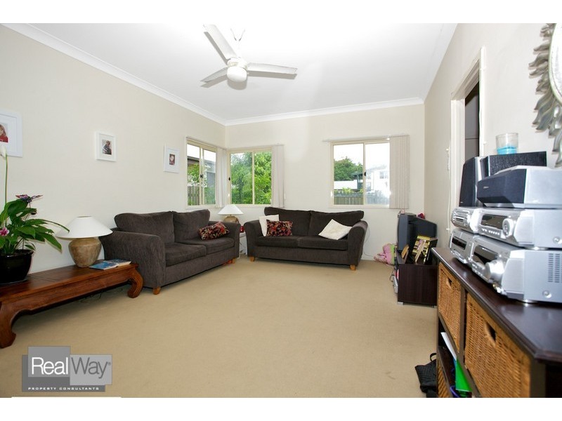 10 Cole Street, Scarborough QLD 4020