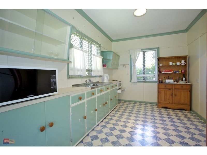 110 King Street, Woody Point QLD 4019