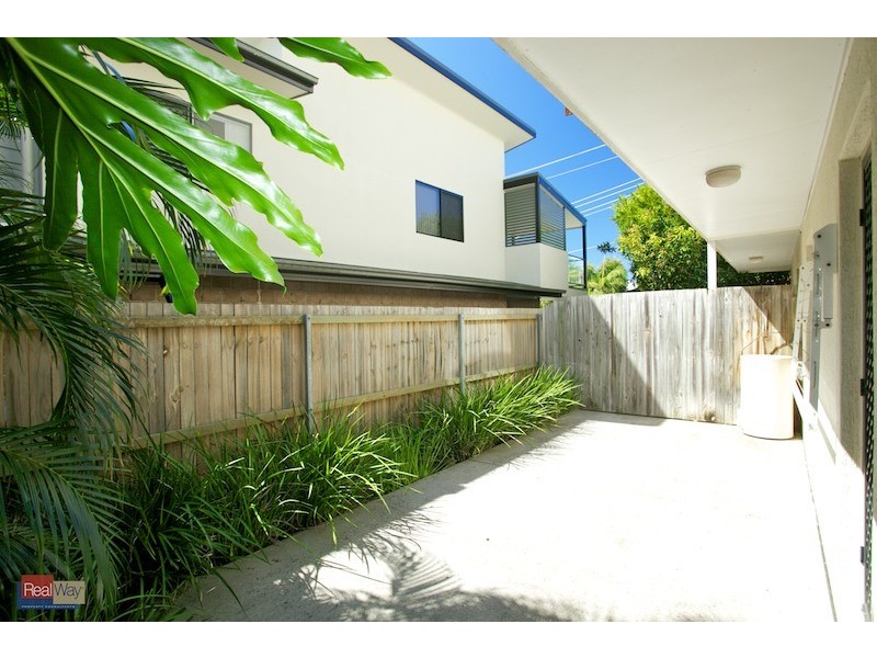 2/16-18 Georgina Street, Woody Point QLD 4019