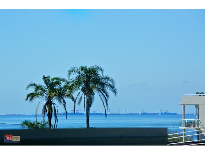 2/16-18 Georgina Street, Woody Point QLD 4019