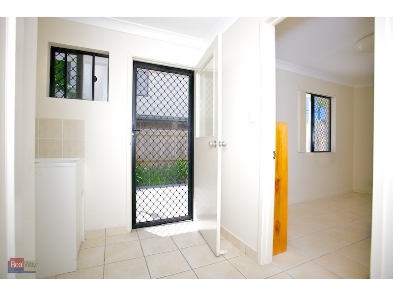 2/16-18 Georgina Street, Woody Point QLD 4019