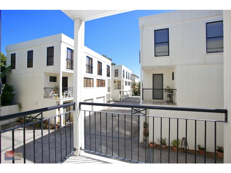 2/16-18 Georgina Street, Woody Point QLD 4019