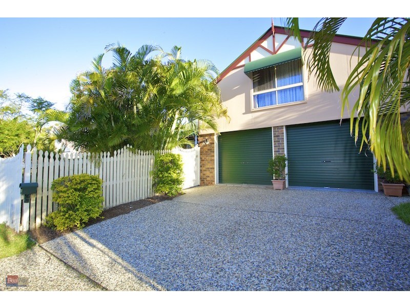 10 Lynanda Court, Rothwell QLD 4022