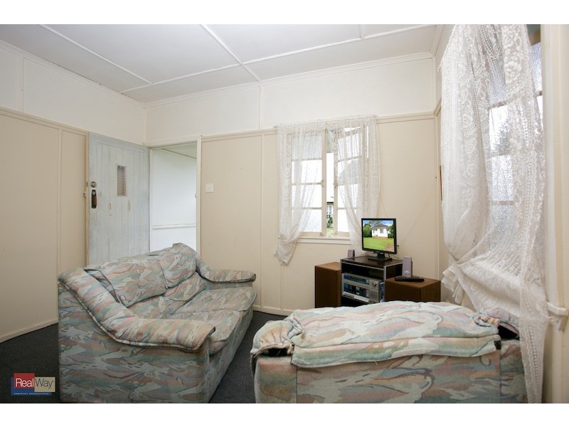 11 Frank Street, Scarborough QLD 4020