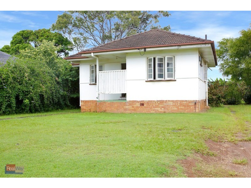 11 Frank Street, Scarborough QLD 4020