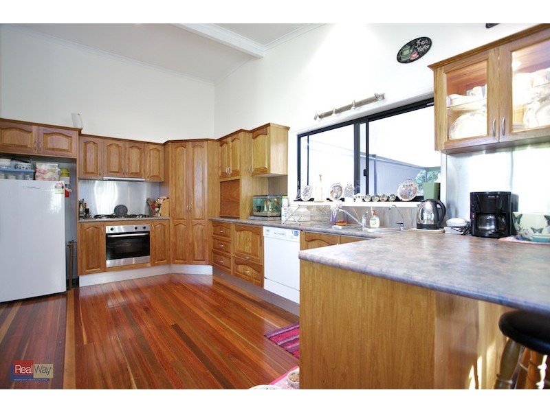 28 Shea Street, Scarborough QLD 4020