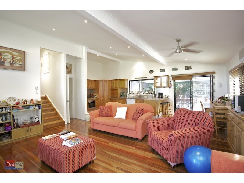 28 Shea Street, Scarborough QLD 4020