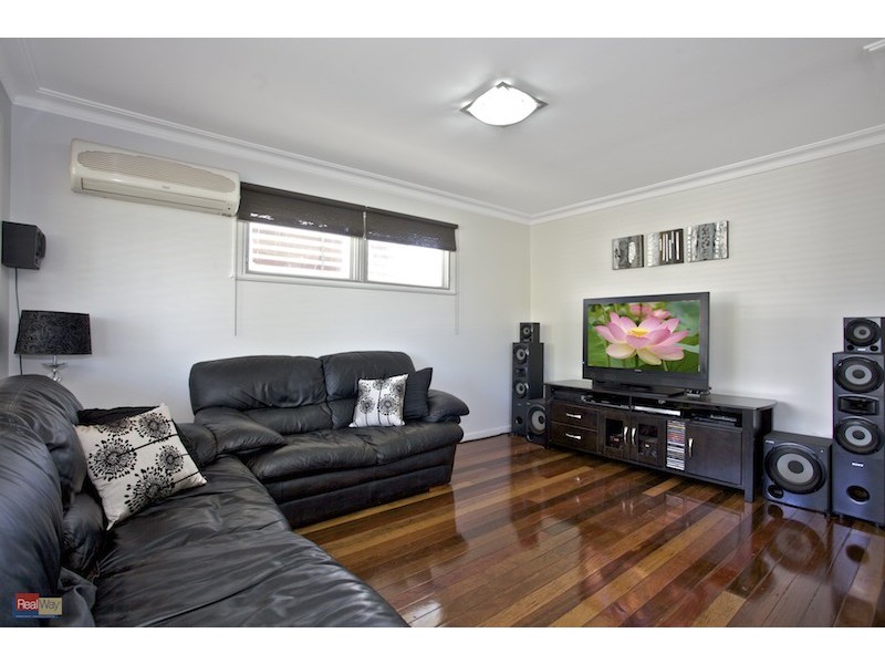 17 Kabura Street, Clontarf QLD 4019