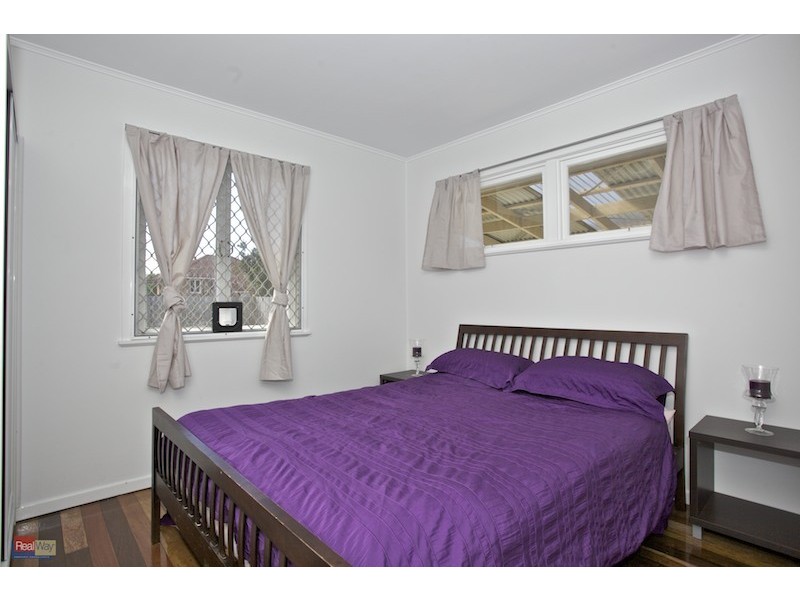 17 Kabura Street, Clontarf QLD 4019