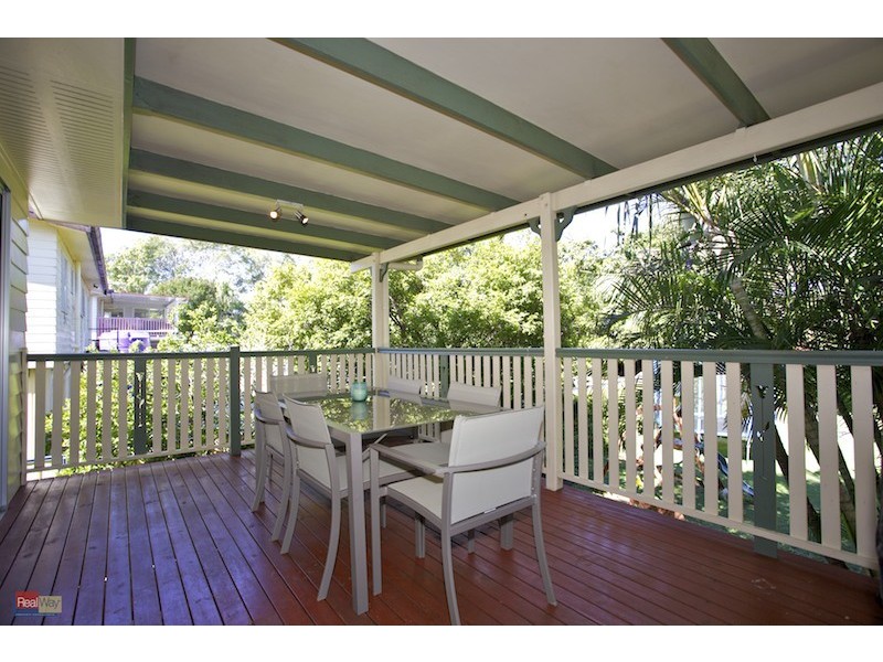 27 Porter Street, Redcliffe QLD 4020