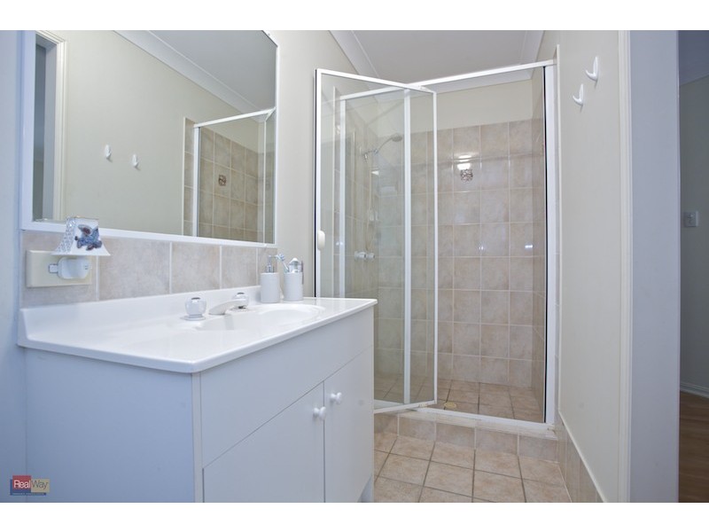 6 Spinny Court, Margate QLD 4019