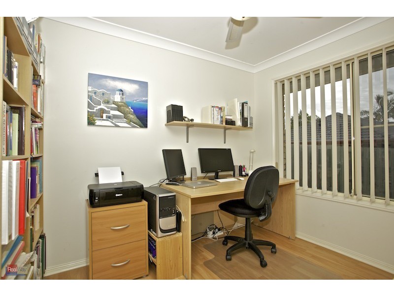 6 Spinny Court, Margate QLD 4019