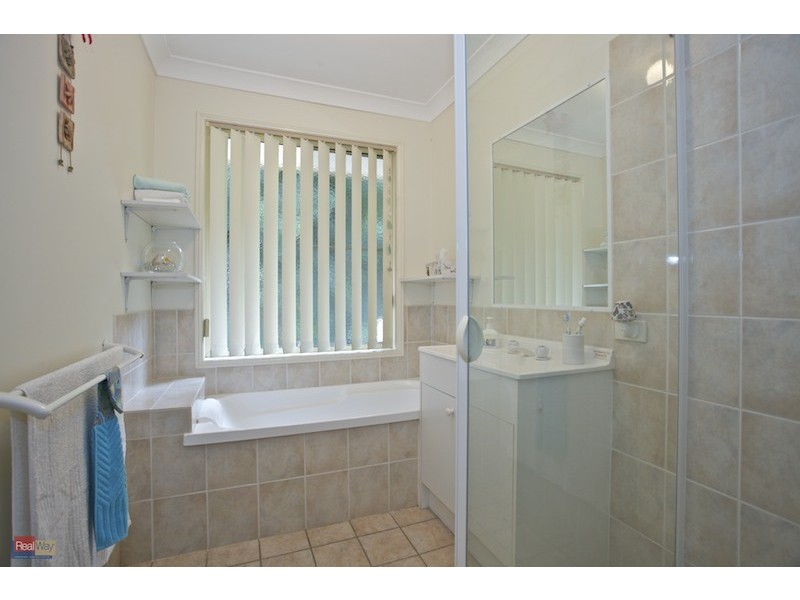 6 Spinny Court, Margate QLD 4019