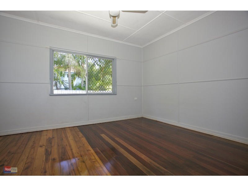 18 Wendy Crescent, Clontarf QLD 4019