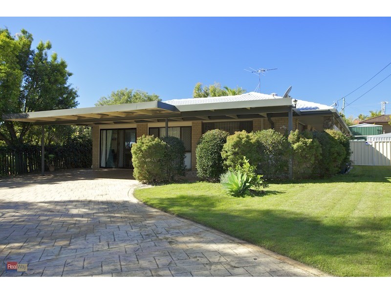 13 Paradise Court, Clontarf QLD 4019