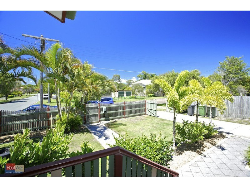 16 Redbank Road, Redcliffe QLD 4020