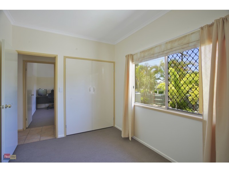 16 Redbank Road, Redcliffe QLD 4020