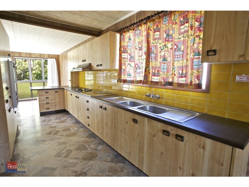 10 Tuggan Street, Mitchelton QLD 4053