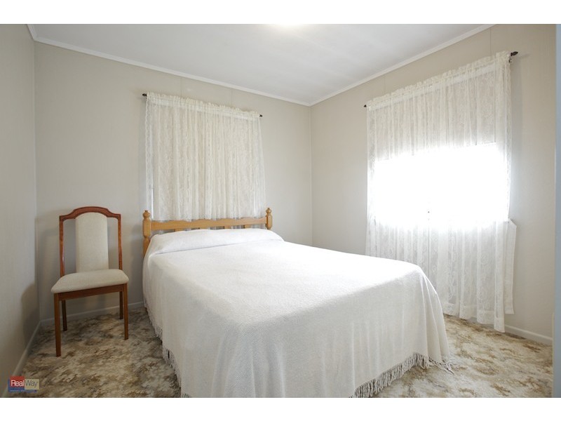 17 Centaur Street, Redcliffe QLD 4020