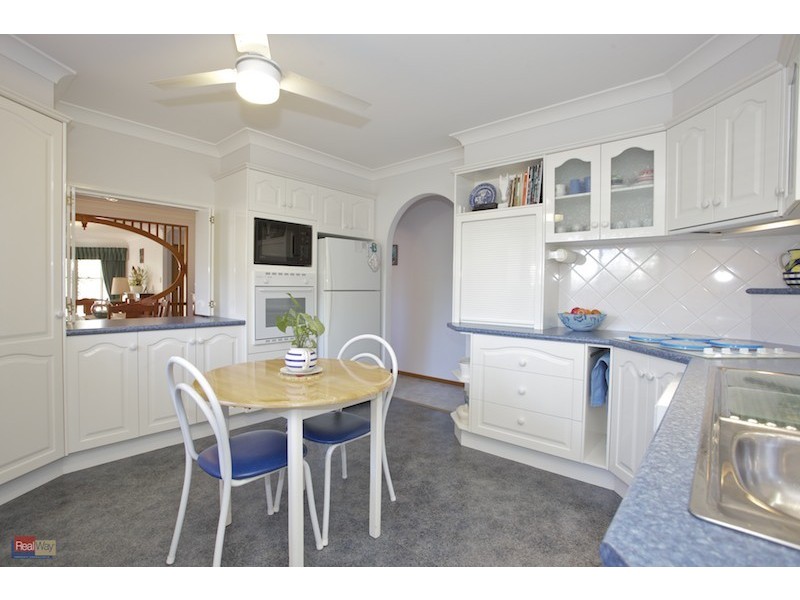 2 Murphy Street, Scarborough QLD 4020