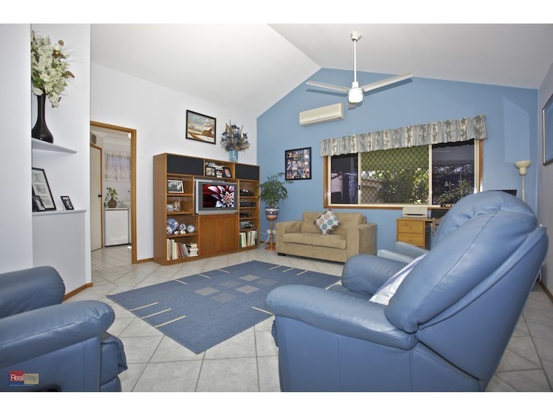 2 Murphy Street, Scarborough QLD 4020