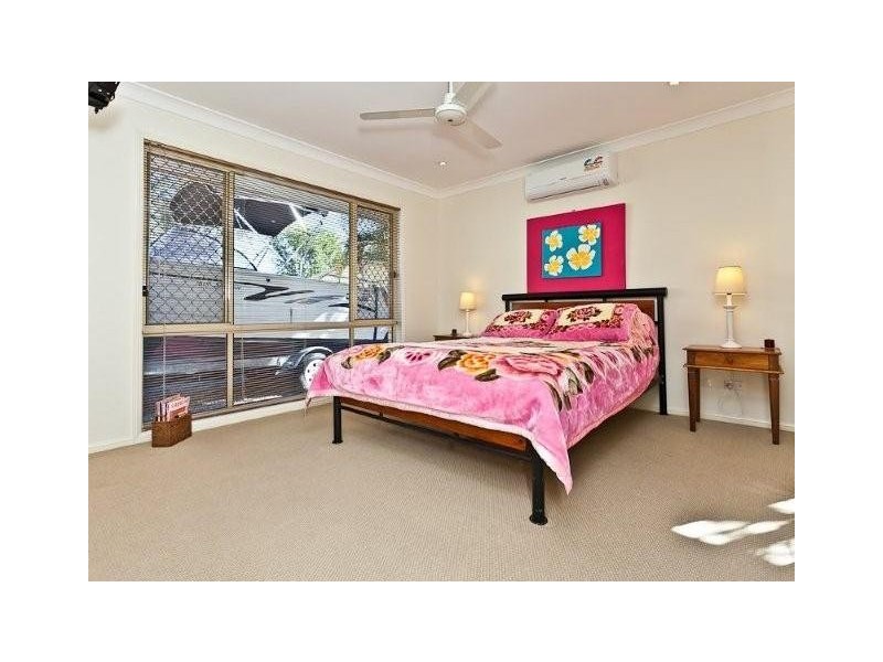 18 Roma Street, Scarborough QLD 4020