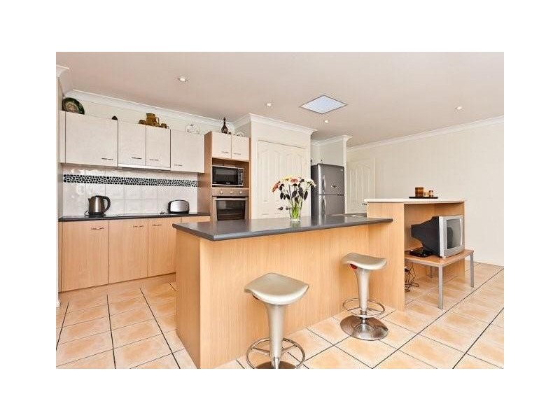 18 Roma Street, Scarborough QLD 4020