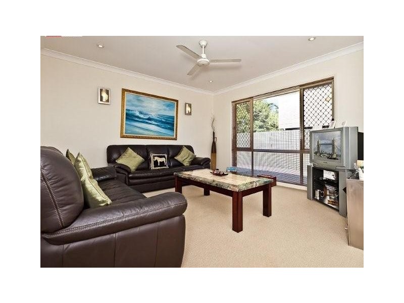 18 Roma Street, Scarborough QLD 4020