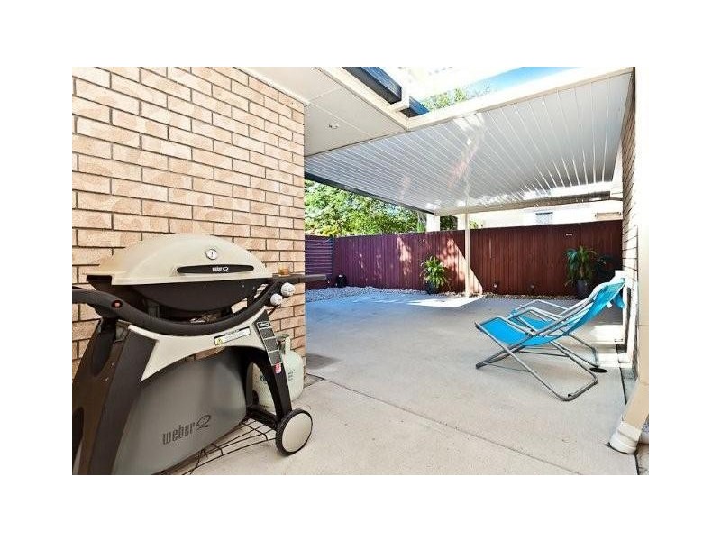 18 Roma Street, Scarborough QLD 4020