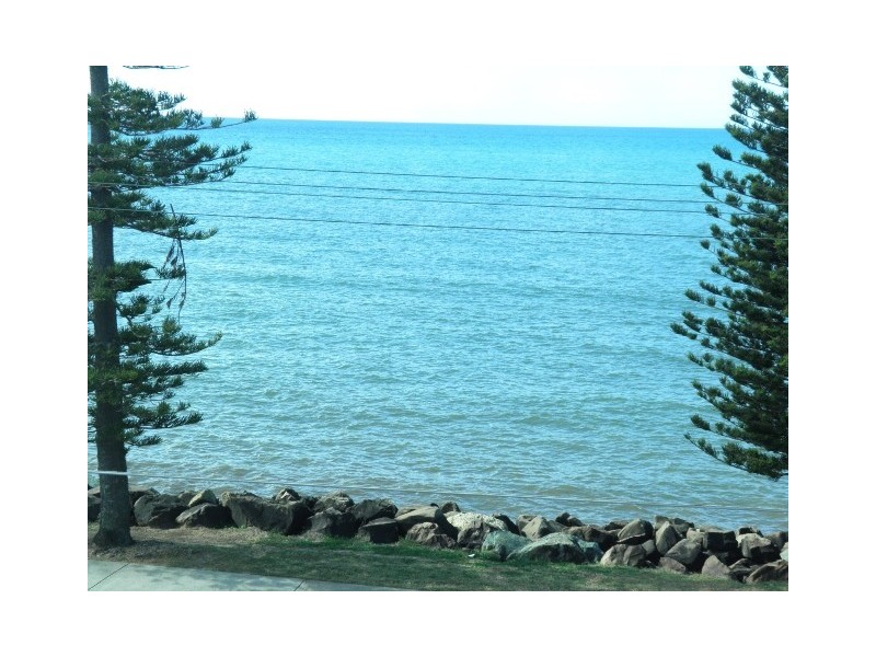 43 Flinders Parade, Scarborough QLD 4020