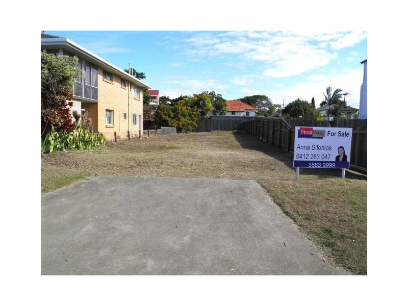 43 Flinders Parade, Scarborough QLD 4020