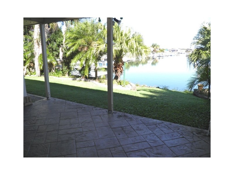 12 Nautilus Court, Newport QLD 4020