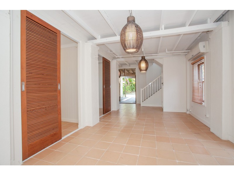 17 Campbell Street, Scarborough QLD 4020