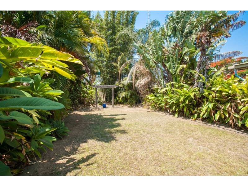 17 Campbell Street, Scarborough QLD 4020