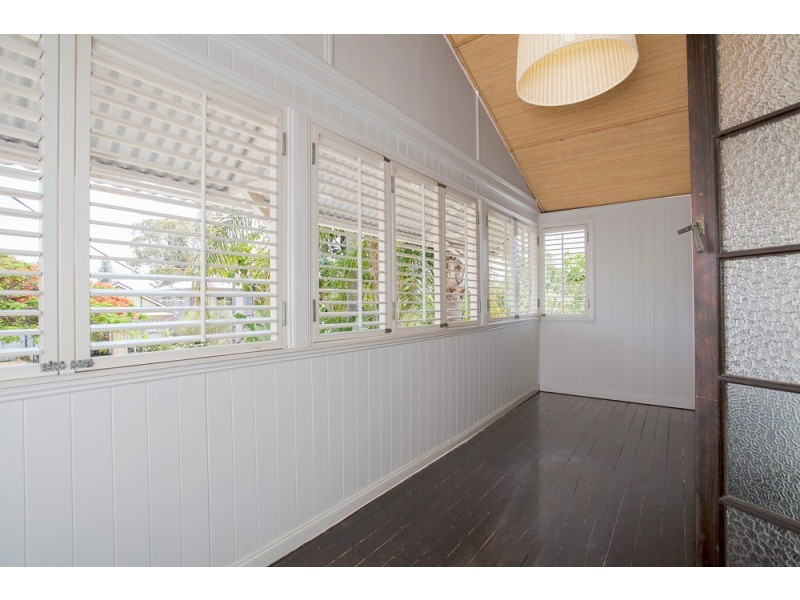 17 Campbell Street, Scarborough QLD 4020