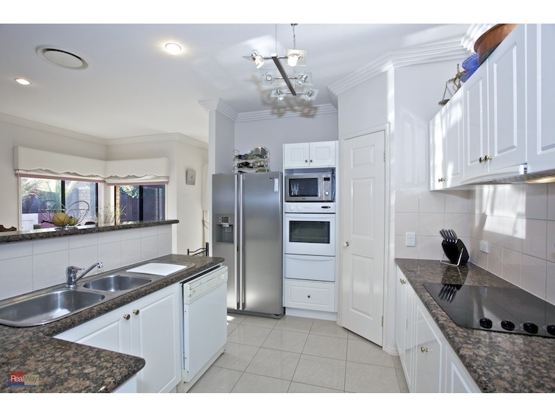 2 Standish Street, North Lakes QLD 4509