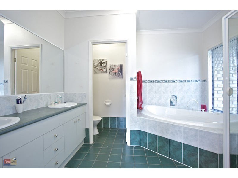 2 Standish Street, North Lakes QLD 4509